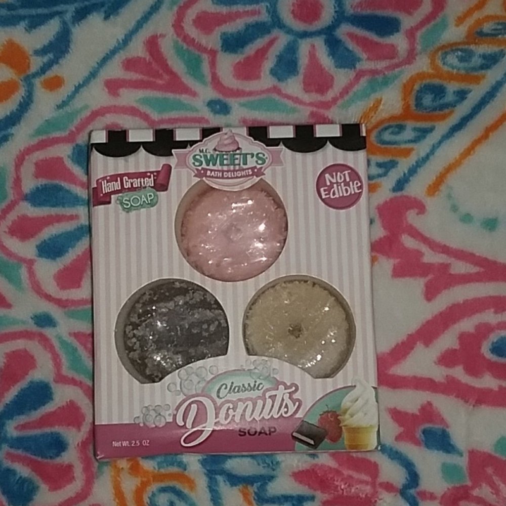 💕$6 if bundled with 3 or more items
NET Mini doughnut soap
